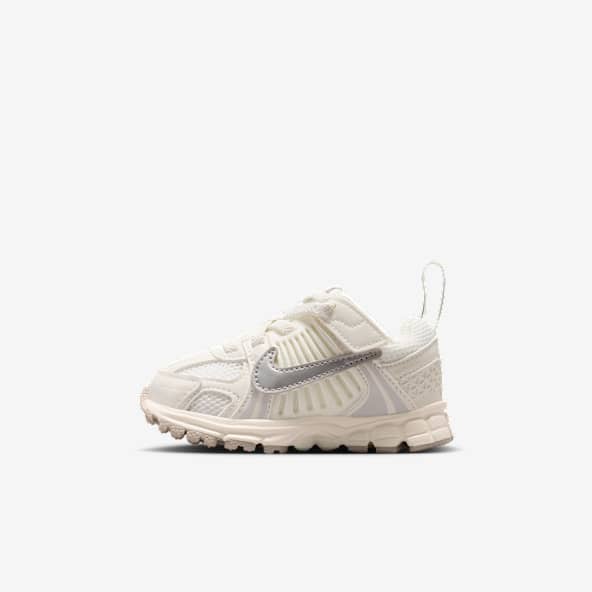 NIKE vomero （ナイキボメロ） 新たなNike Vomeroシリーズは、快適性と万能性、そしてレトロな